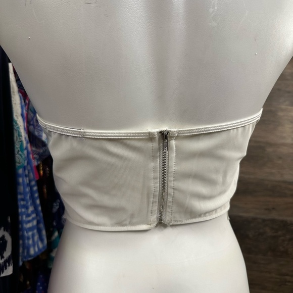 Boohoo Ivory Corset Crop Top - Picture 3 of 5